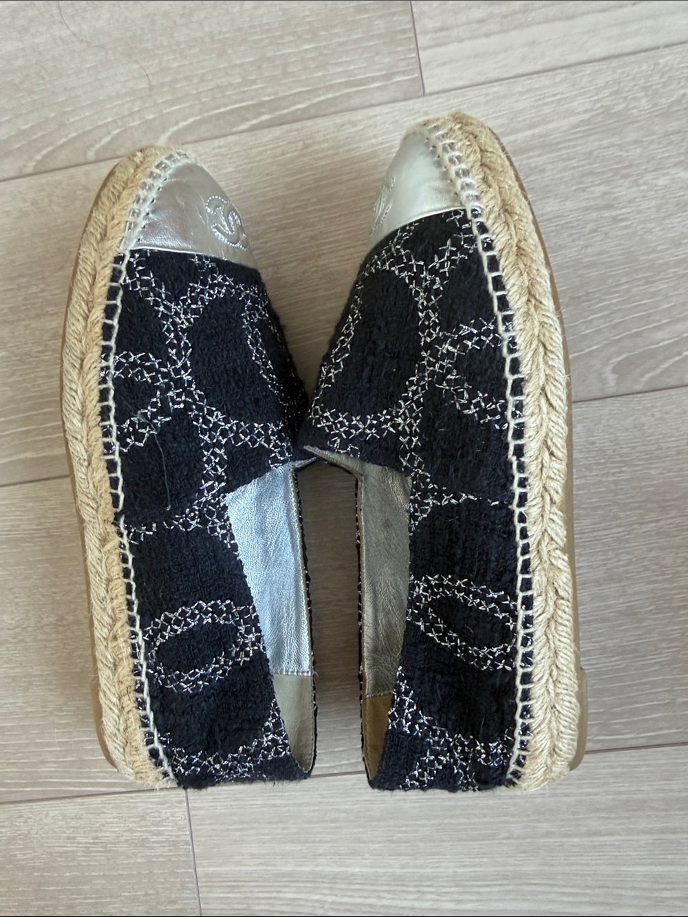 CHANEL Black Tweed Flats with Silver Cap Toe - Picture 9 of 14